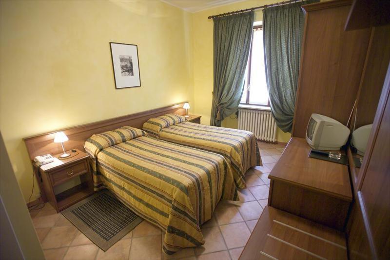 Albergo Badellino Bra Exterior photo
